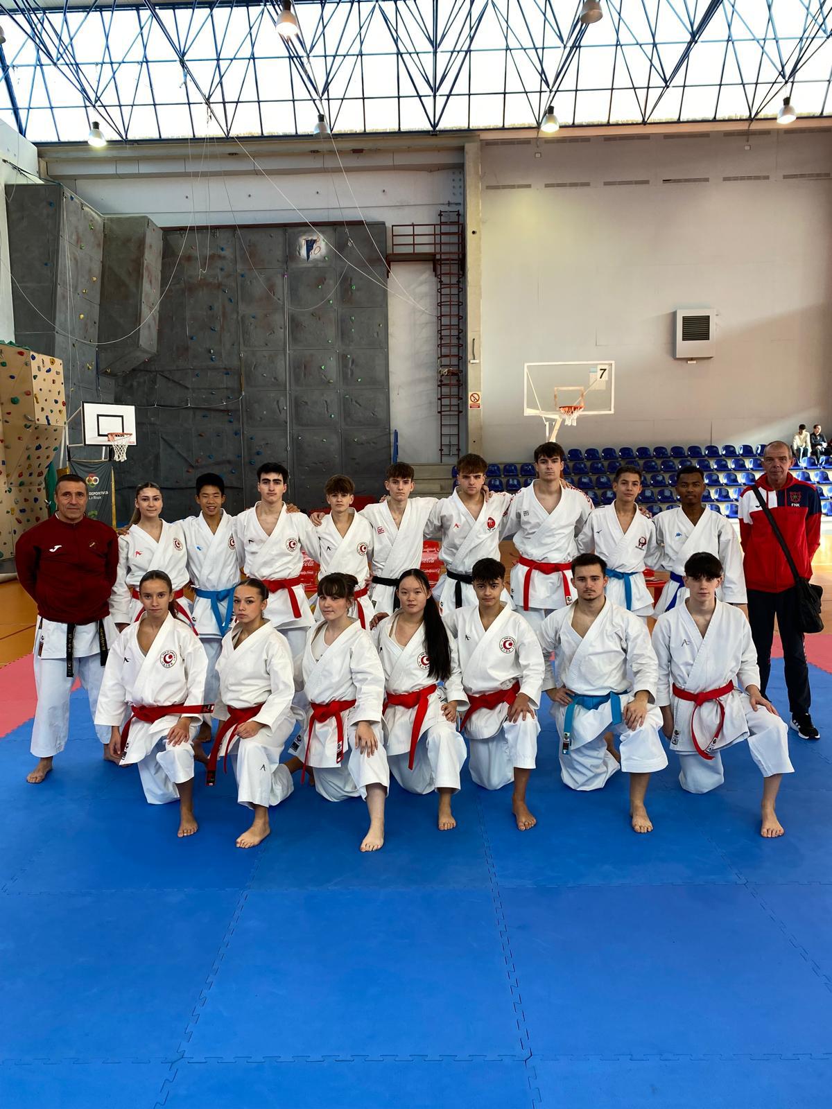 Entrenamiento conjunto Federación Riojana de Kárate y Federación Navarra de Kárate